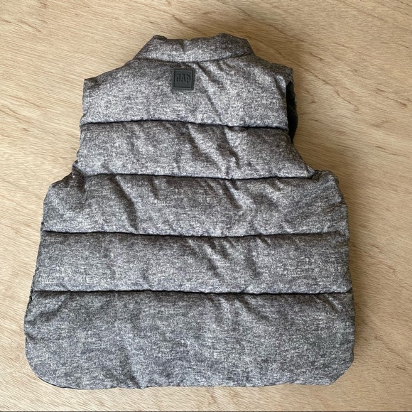 Gap. Grey Primaloft puffer vest. 18-24 months - Picture 2 of 8